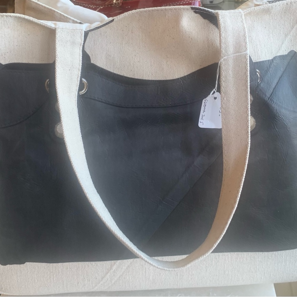 Thursday Friday NWT Black and Cream Tote Bag - Picture 8 of 15